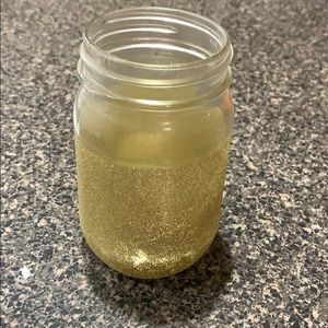 1 gold glittery jar